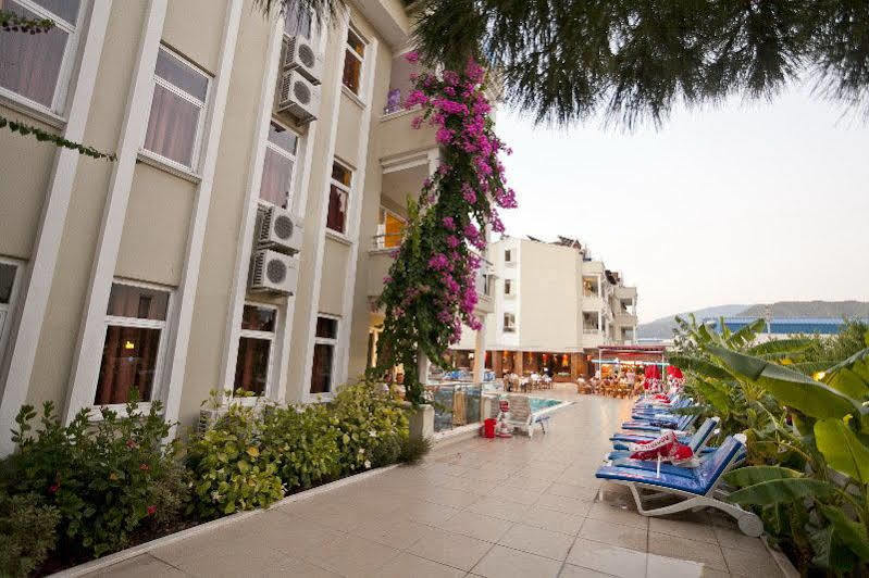 Hotel Candan 4*